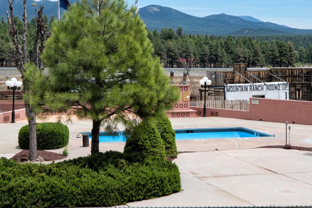 Mountain Ranch Resort At Beacon Hill Williams Exteriör bild